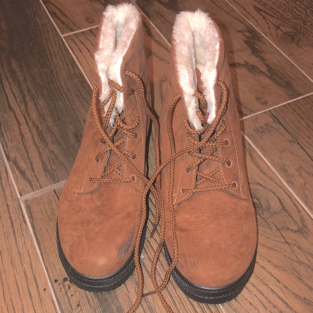 Snow boots size 10